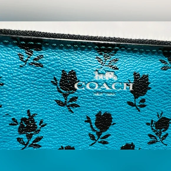 🍁Coach Teal and Black Floral Wristlet EUC - Picture 2 of 5